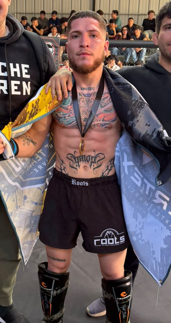 Agustín Obreque, peleador de MMA de Roots